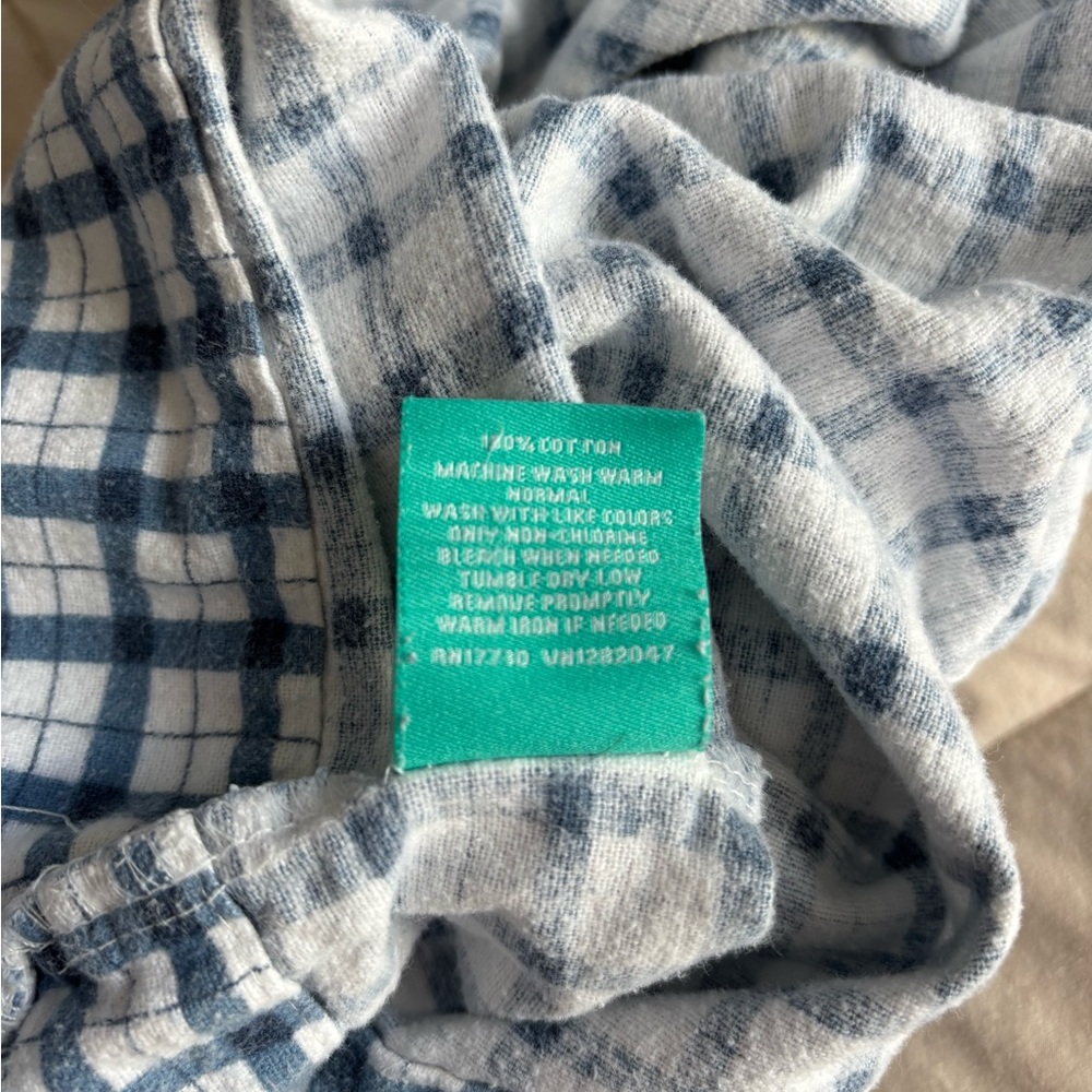 Pillowfort Gingham Flannel Twin Sheet Set - Picture 3 of 6